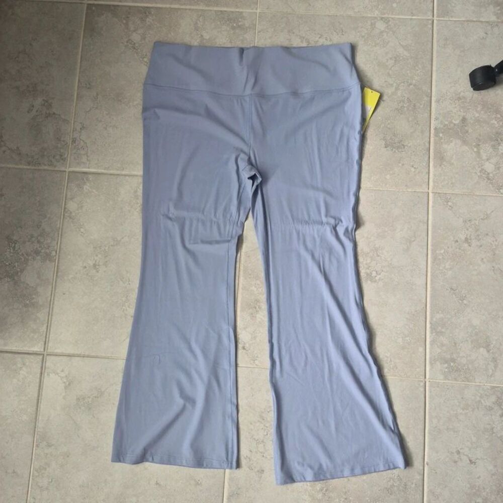Womens High-Rise Flare Leggings